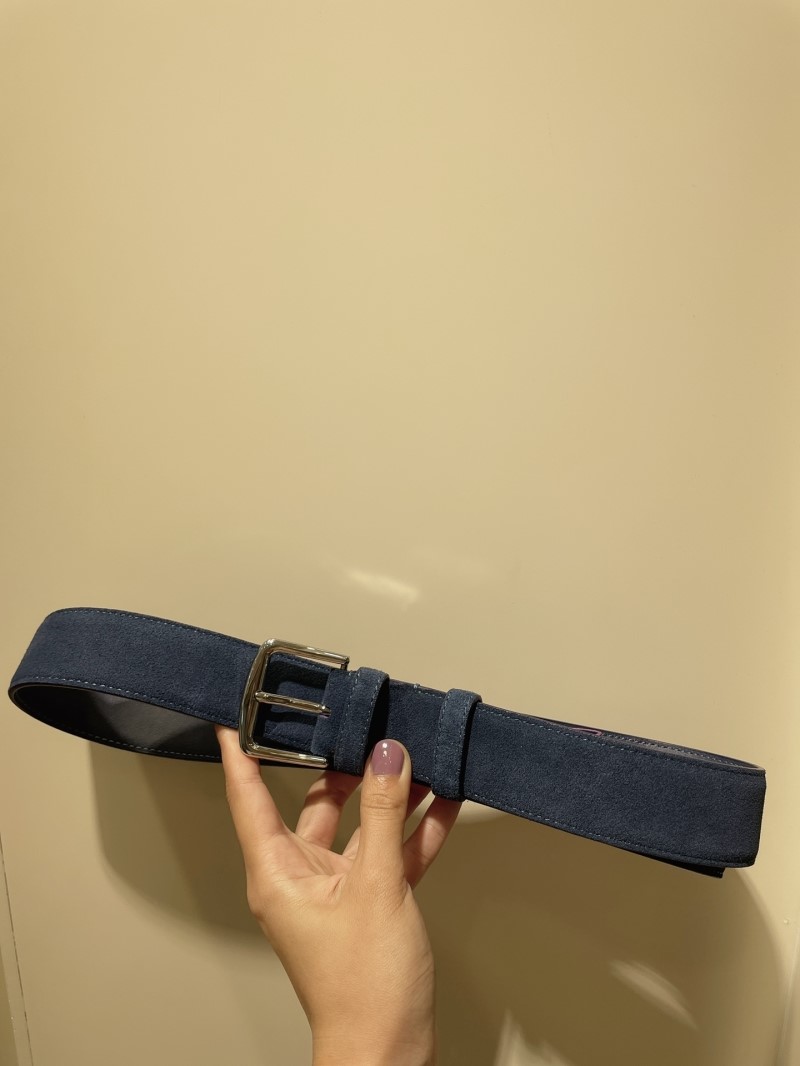 L0r0 P1ana belts